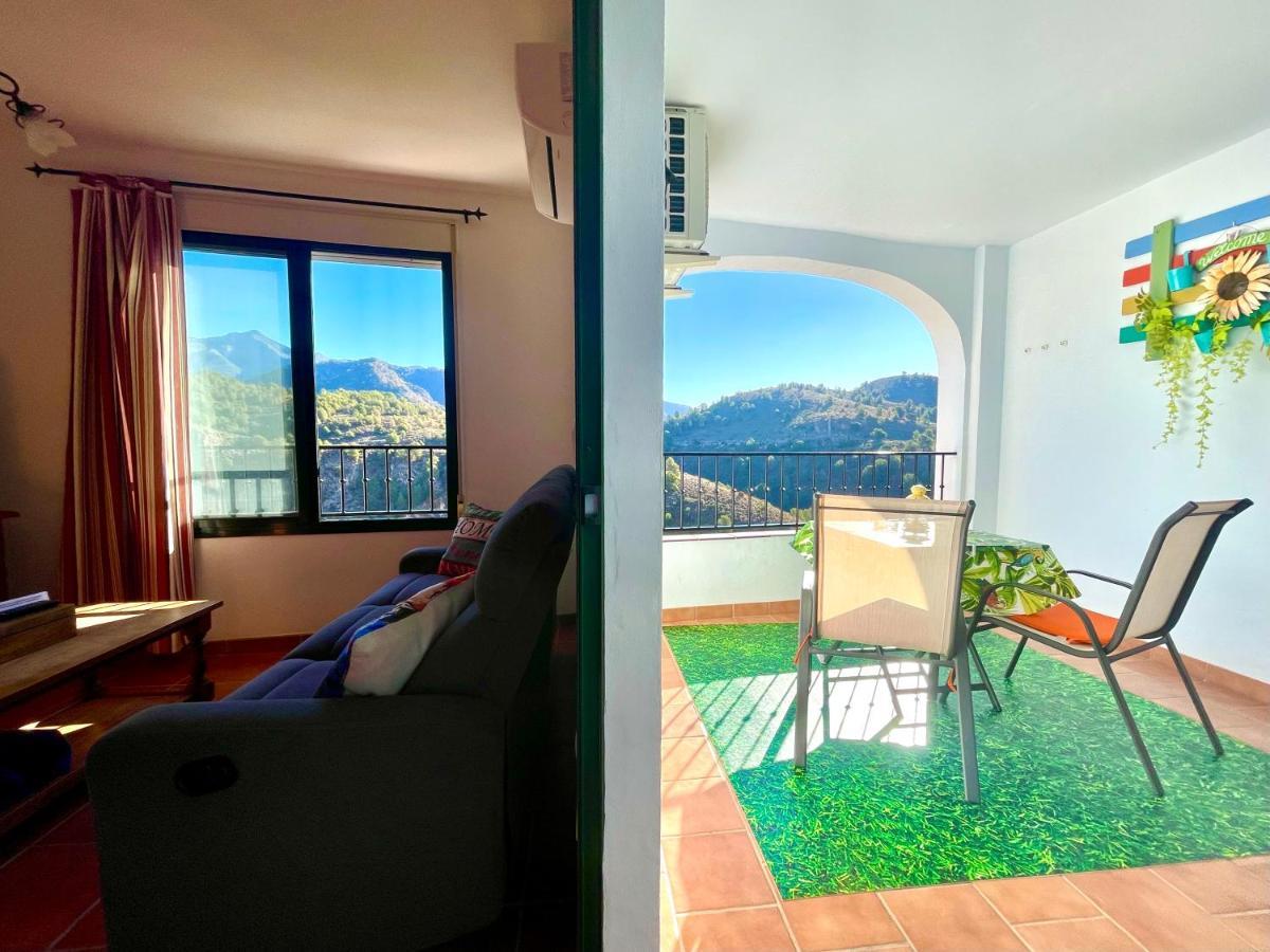 Axarquia , Frigiliana, Terraza Privada Con Vistas A La Montana Rio Y Al Mar *