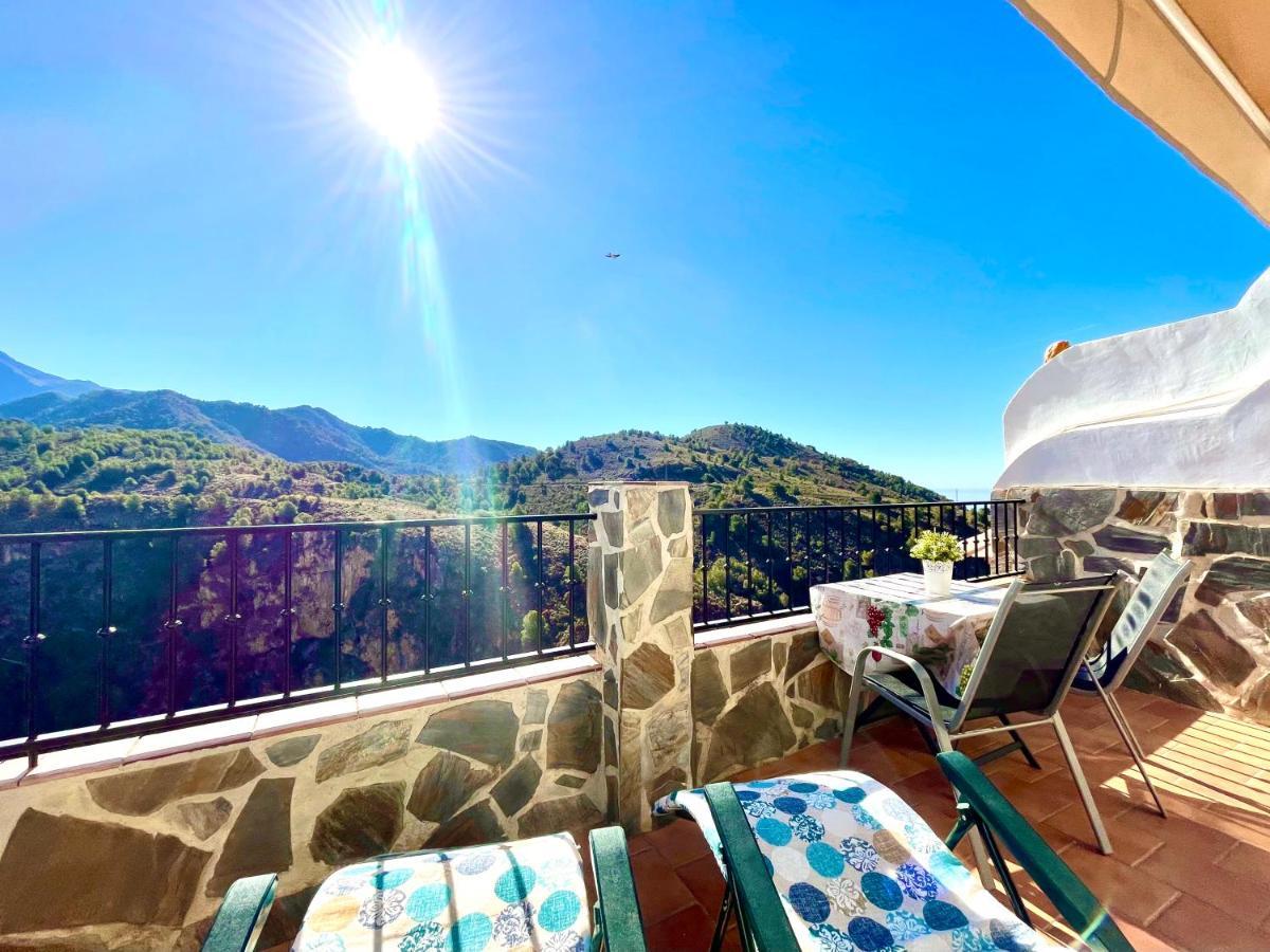 Axarquia , Frigiliana, Terraza Privada Con Vistas A La Montana Rio Y Al Mar *