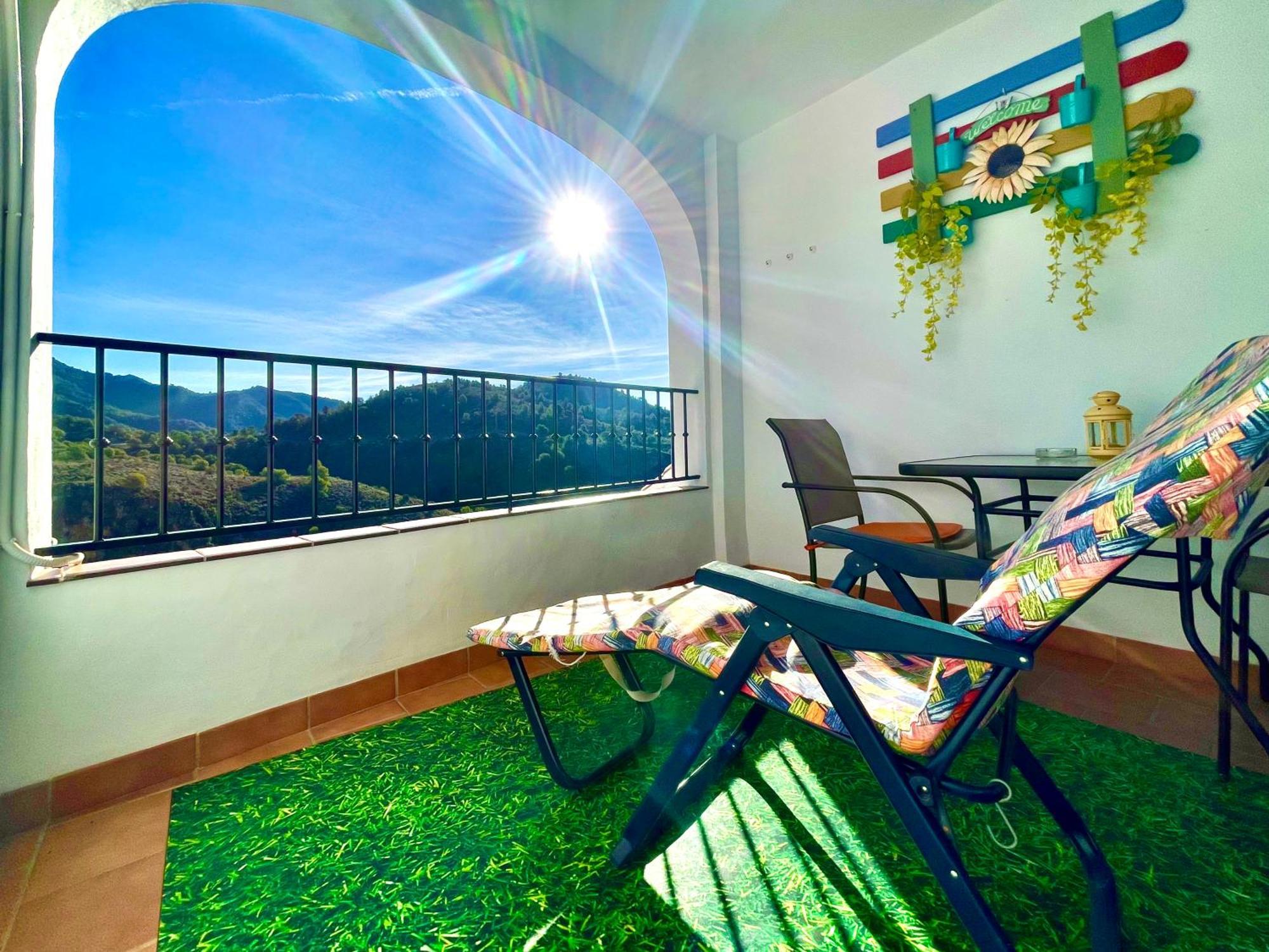 Axarquia , Frigiliana, Terraza Privada Con Vistas A La Montana Rio Y Al Mar *
