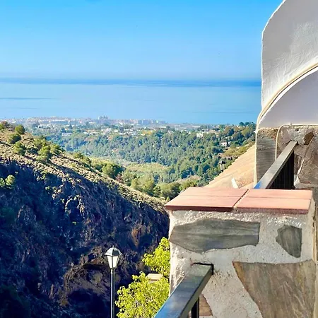 Apartamentos Axarquia , Frigiliana, Terraza Privada Con Vistas A La Montana Rio Y Al Mar Exterior foto
